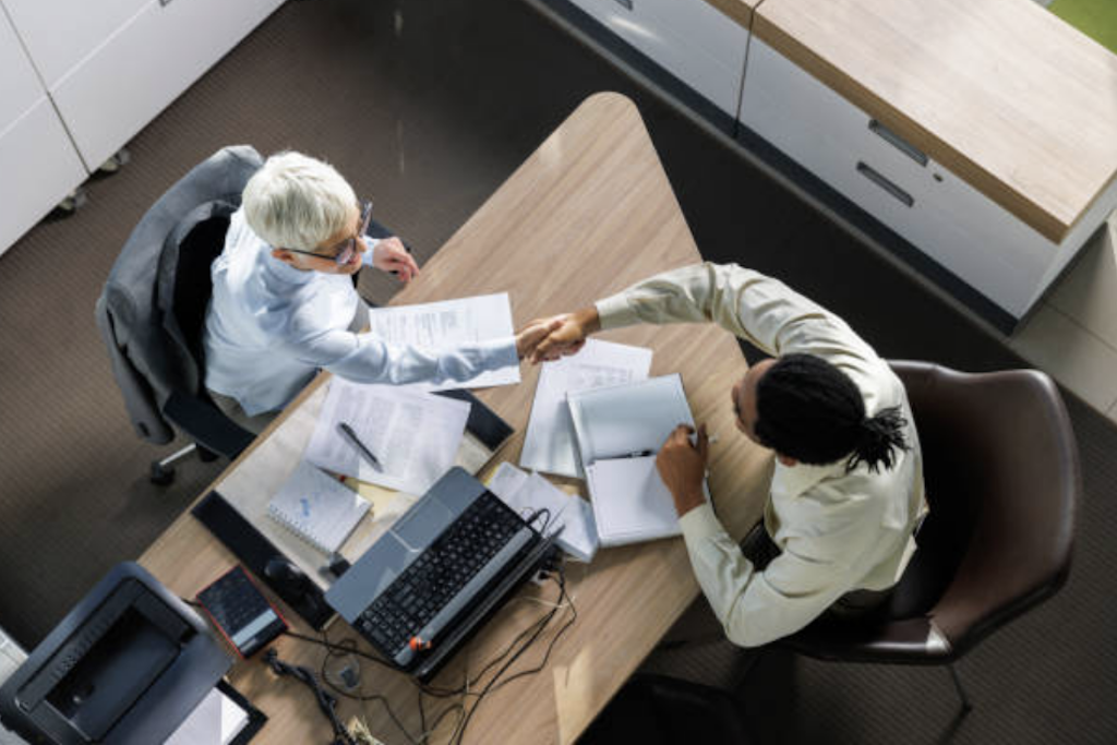 image of employee negotiating with his employer.
